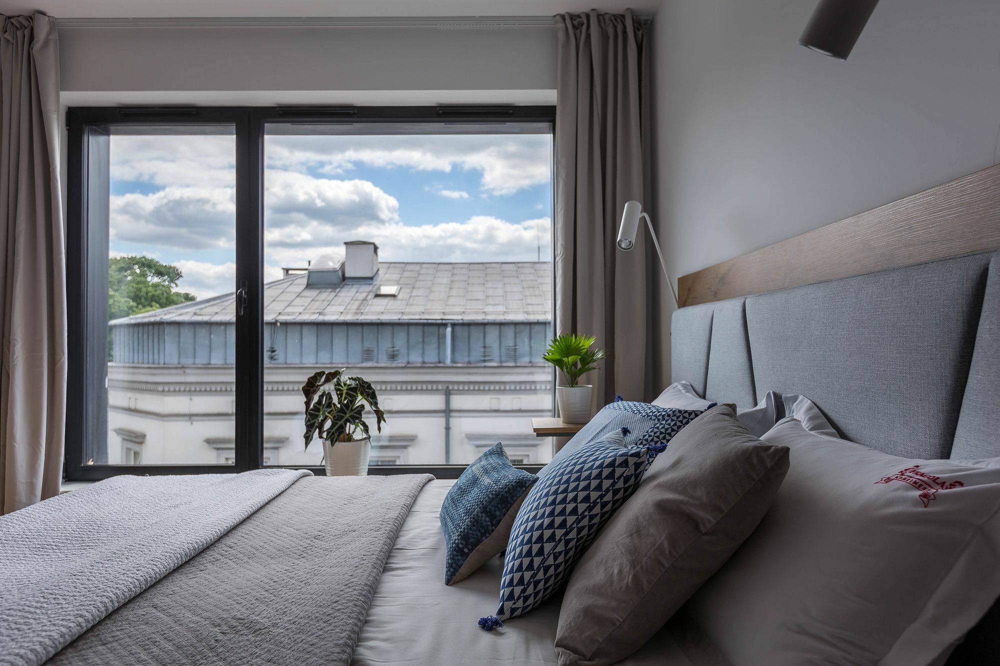 Modern View Of Planty Park Apartamento Cracóvia Exterior foto